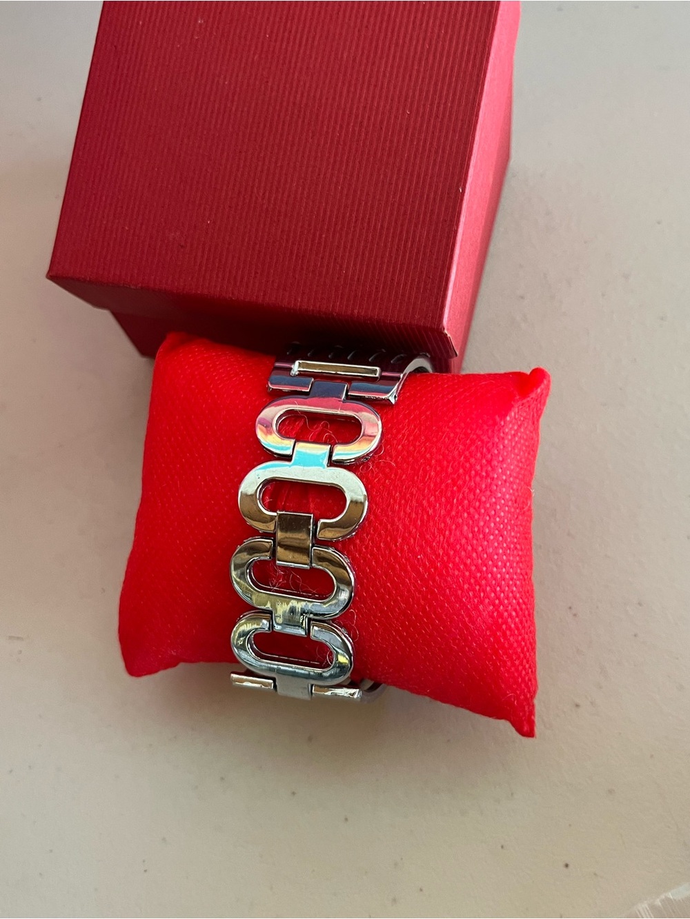 Square Quartz Watch - Picture 3 of 8